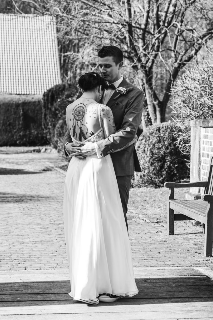 Foto eines Brautpaares am Hochzeitstag