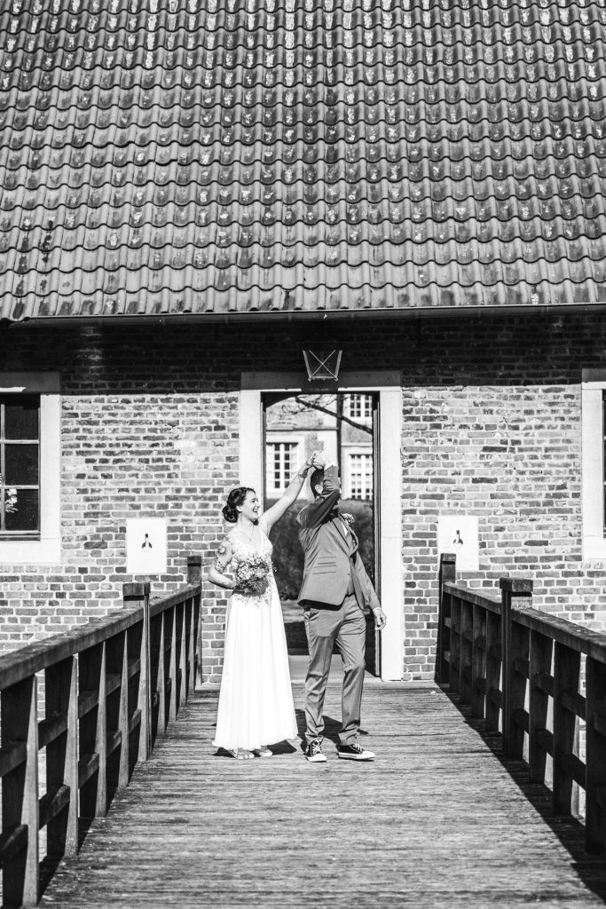 Foto eines Brautpaares am Hochzeitstag